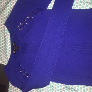 Cute fitted blue longsleeves